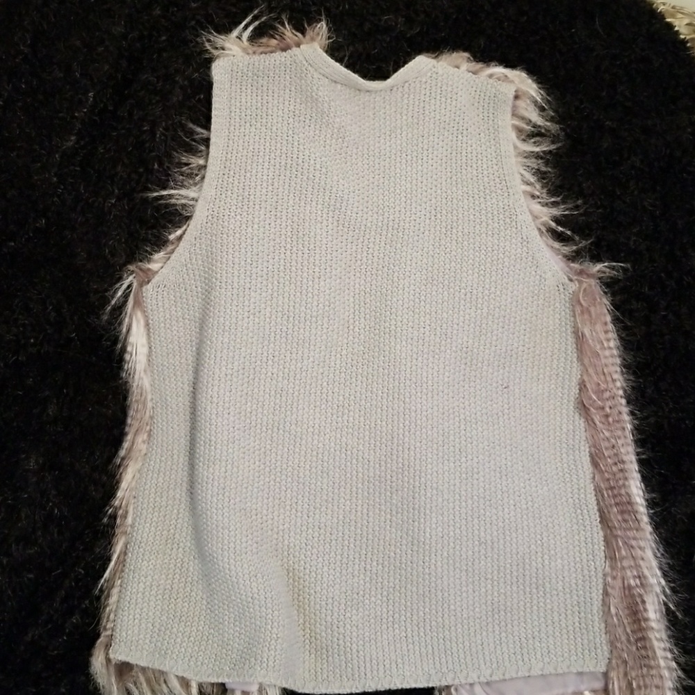 Fur vest - Picture 3 of 4